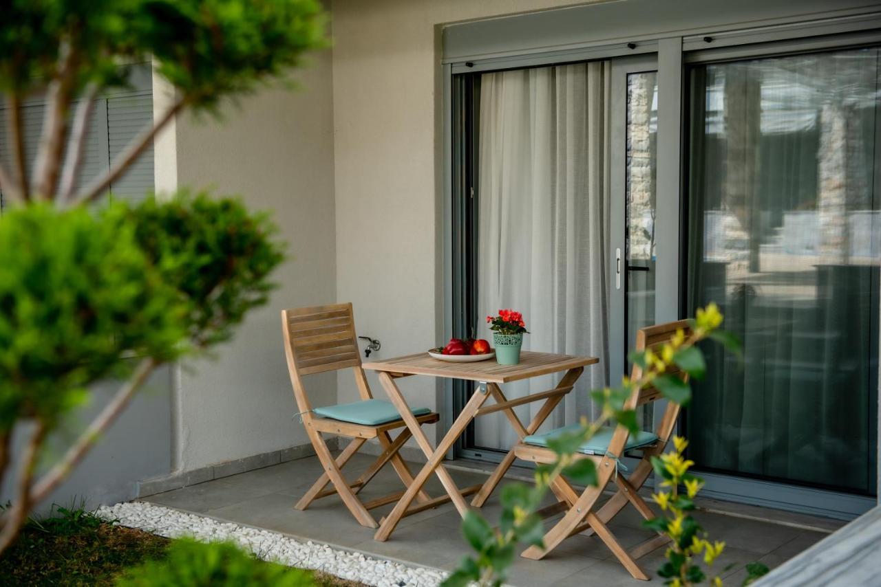Itaka Studio Apartments - Halkidiki Suites Com Nikiti  Buitenkant foto